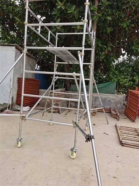 腳手架出租價(jià)格、腳輪頂托售賣(mài)及方案解析